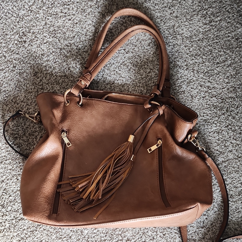 Chic Tan Leather Shoulder Bag with Tassel